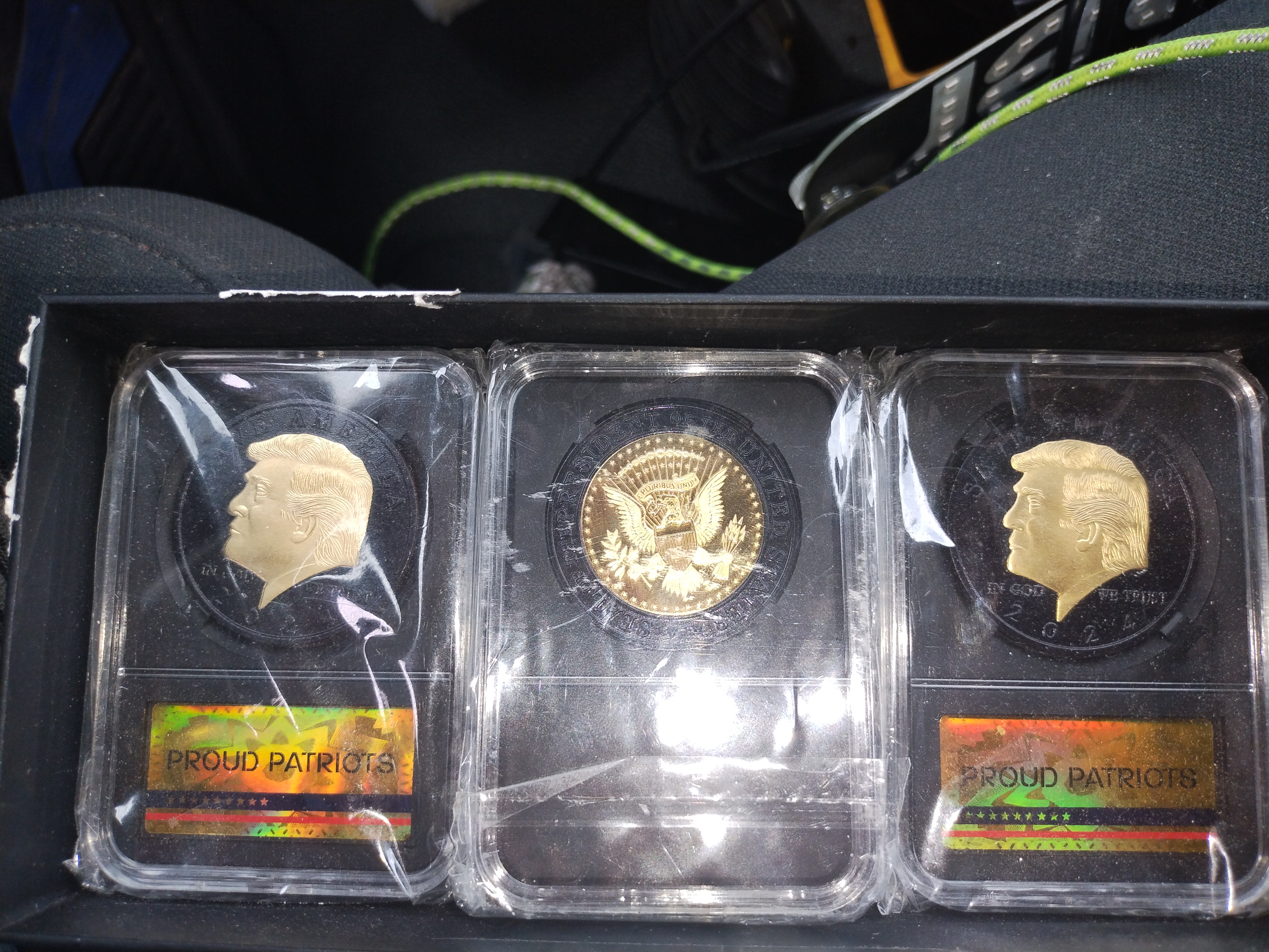 3 Trump coins ,1- 1000.00 Trump bill 24kt gold plated 1-$10,000 bill