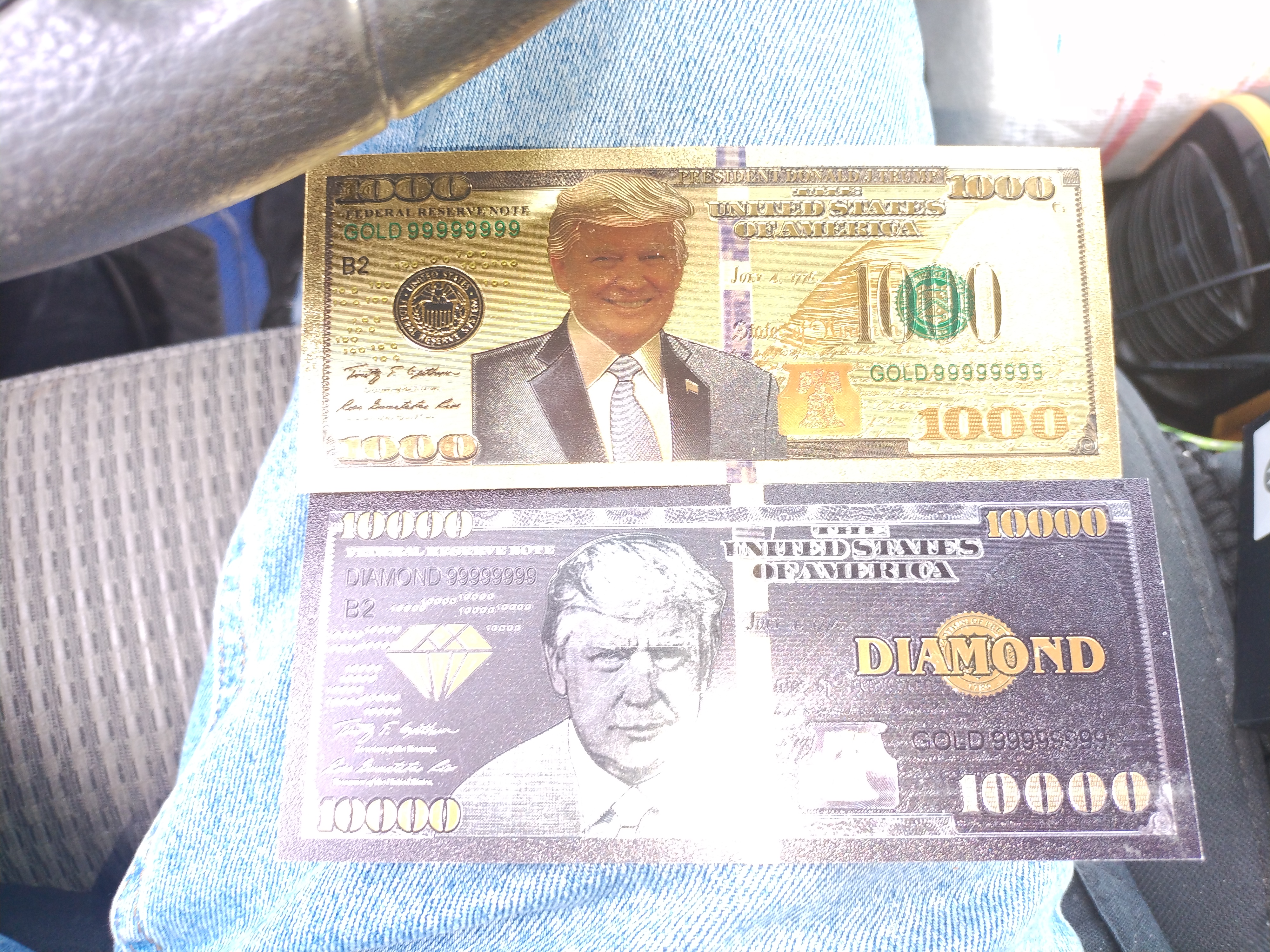 3 Trump coins ,1- 1000.00 Trump bill 24kt gold plated 1-$10,000 bill
