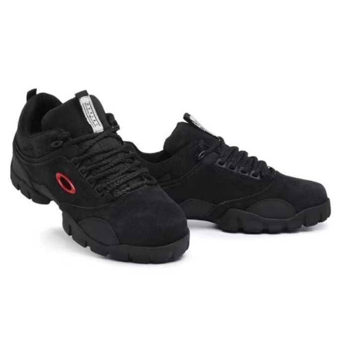 Oakley Modoc Low