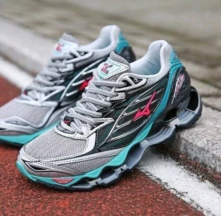 Mizuno Wave Prophecy 6