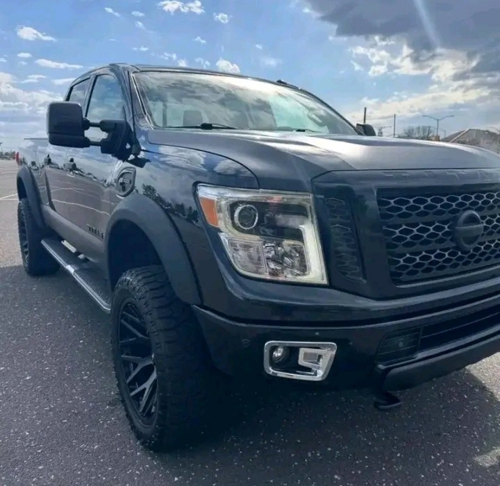 2017 Nissan Titan