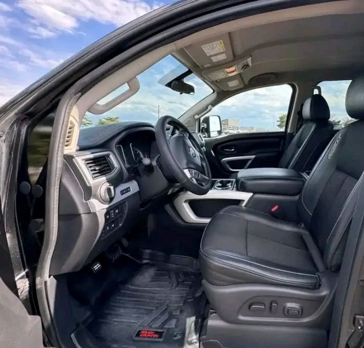 2017 Nissan Titan