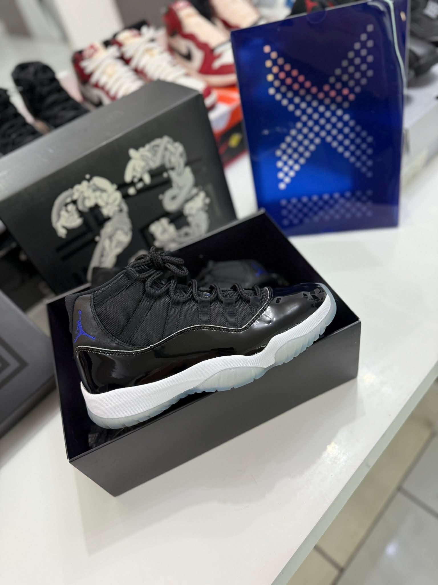 brand new air Jordans 11s space jams size 10.5 no flaws perfect condition comfortable fit