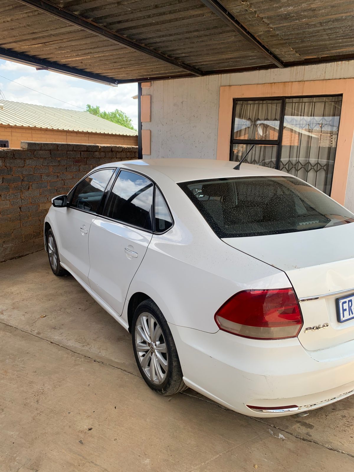 Volkswagen Polo 2024 with full tank and new tyres on sales R65 000 we offer shipping services and negotiable